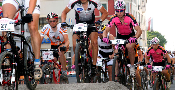 Eigens aufgeschüttete BMX-Hügel verlangen technische Fertigkeiten (Foto: Citycross)