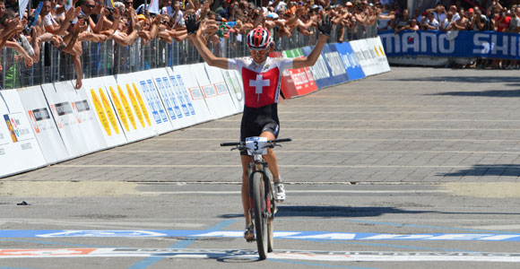 Christoph Sauser gewinnt die Mountainbike Marathon Weltmeisterschaft am Montello