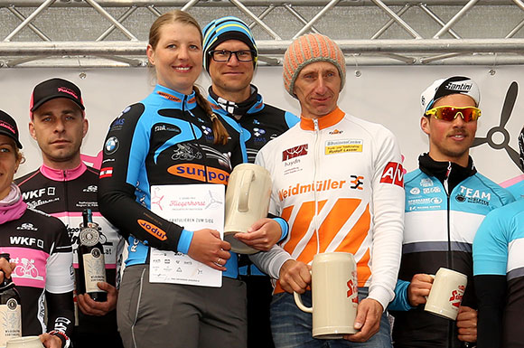 Die siegreiche 3er-Mixed Mannschaft des RC sunpor St. Pölten (Foto: Ernst Teubenbacher)