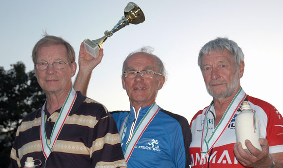 Siegerehrung Masters Langdistanz: Raimo Laitinen (FIN) Herbert Lackner (AUT) Herluf Jensen (DEN)