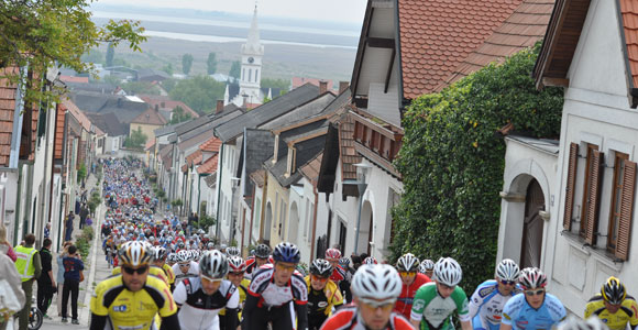 Jetzt geht's los: Die ersten Radmarathons warten mit Strecken von flach bis bergig auf
