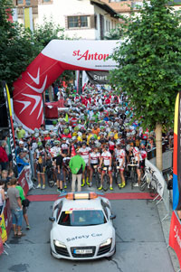 Kräftig in die Pedale treten ... beim ARLBERG Giro 2014