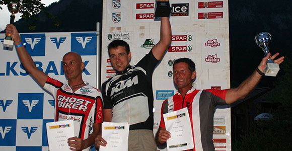 Siegerehrung 24 Stunden Rennen: 2. Andreas Ramsauer, 1. Thomas Walcher, 3. Robert Margotti