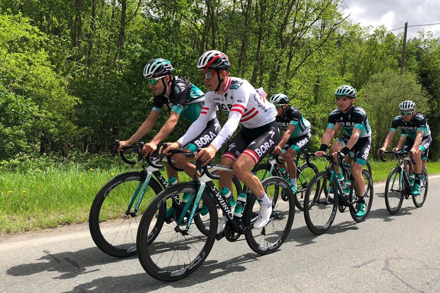 Training auf der Runde der Dolomitenradrundfahrt (Foto: Bora-hansgrohe)