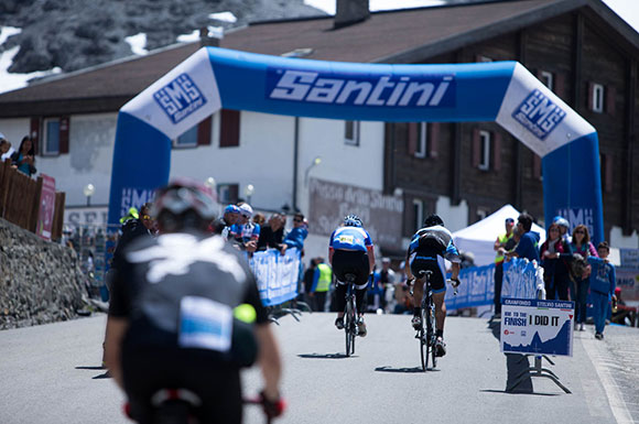 Den Traum vom Stelvio mit dem Rennrad geniessen (Bild: Marco Toniolo)