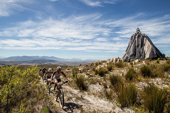 Langstrecken-Etappenrennen für Zweierteams im südlichsten Teil Südafrikas (Bild: cape-epic.com)
