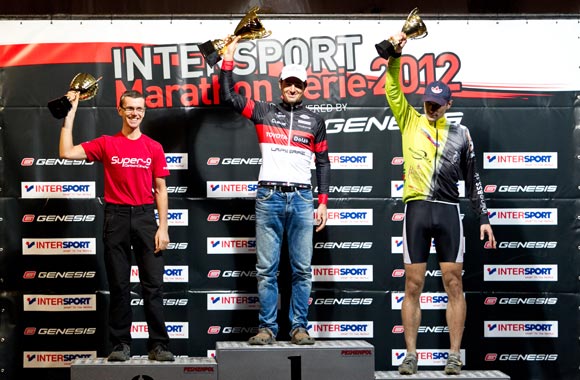 Die Sieger der Gesamtwertung 2012: 2. Robert Matusek, 1. Ondrej Fojtik, 3. Peter Jasenovec
