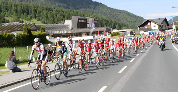 Imposantes Bild am Start, Neuer Streckenrekord auf der Langdistanz (Foto: sportalpen.com)