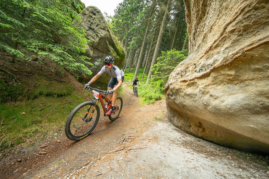  Zahlreiche Spitzenfahrer:innen der MTB Marathonszene werden am Start sein (Bilder: Malevil Cup)