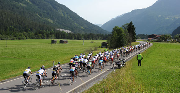 Rund 1.300 Teilnehmer aus 10 Nationen nehmen jährlich am Radmarathon Tannheimer Tal teil