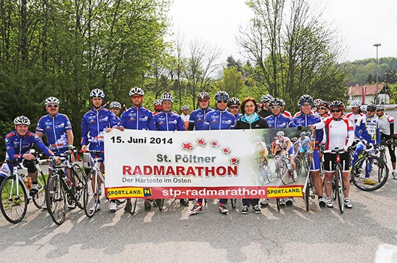 Zahlreiche Teilnehmer und Radvereine nutzten das schöne Wetter (Foto: STP-Radmarathon Team)