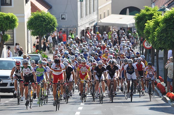 Start zum Friedens-Radmarathon 2012