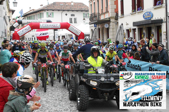 Die Strecken führen auch durch das ausgetrocknete Flussbett des Tagliamento (Foto: bikeandmore.it)