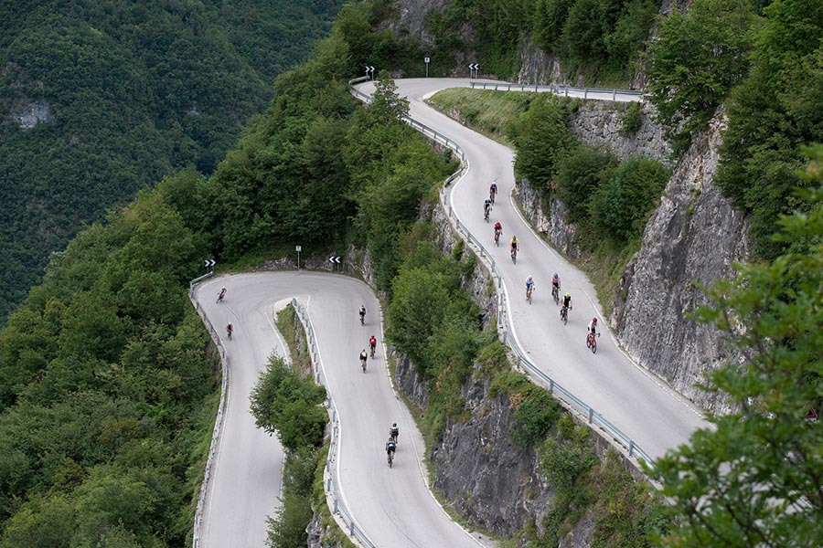 Weltberühmte Pässe und versteckte Wege: In sieben Etappen von Bruneck nach Arco (Foto: TOUR Transalp)